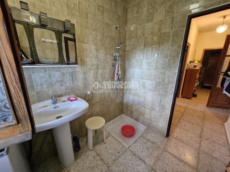 Foto f8f02bad-6fe4-42e2-8869-db8224a7ded2. Masia amb piscina a Carolina (La)