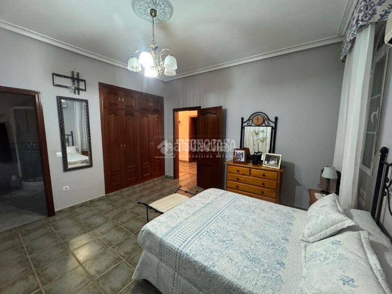 Foto fa7e85c0-216a-4ee8-b567-ead43b87b535. Masia a Almendralejo