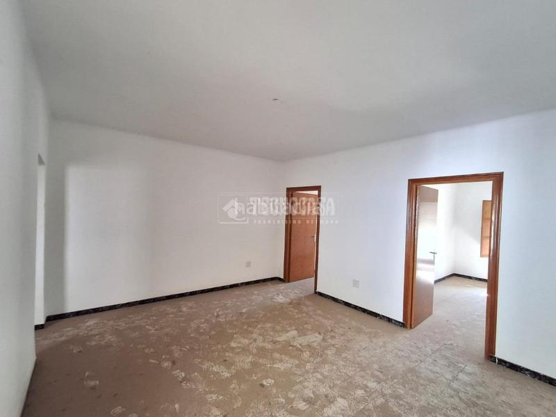 Foto eb93d59f-1fe1-41b0-b2e9-b5de147ab016. Casa pareada casa en venta en la carolina en Carolina (La)