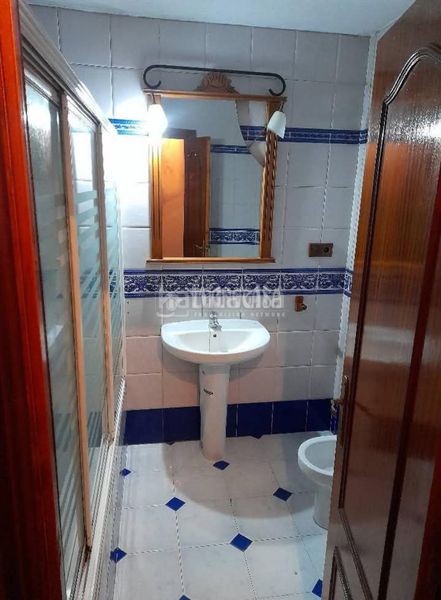 Foto 6e19b123-dae2-410e-9662-eb20eb11fb39. Casa aparellada amb aparcament a Almendralejo