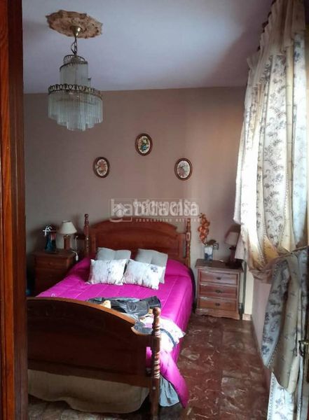 Foto 7c7a3564-98f4-4548-bdd9-f73f7f344842. Casa aparellada amb aparcament a Almendralejo