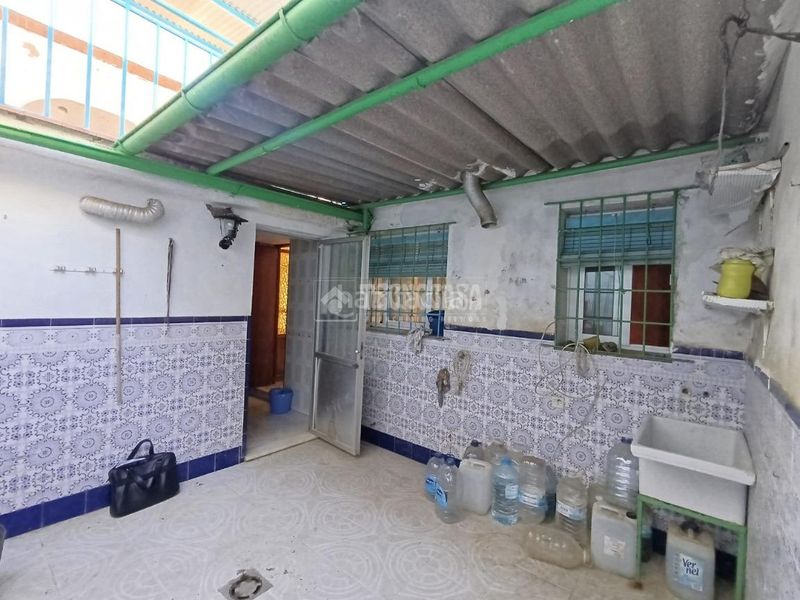 Foto fa7a8e96-fa99-4121-a972-720c8986c9d1. Casa aparellada a Carolina (La)