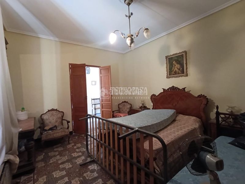 Foto 161a473f-5b31-45bc-9ab9-110e02903e5d. Casa aparellada amb calefacció a Carolina (La)