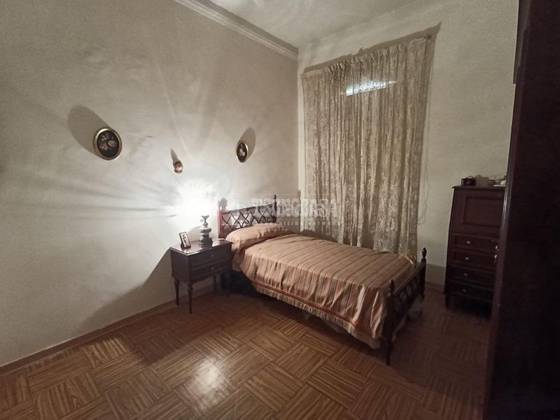 Foto 52225698-e160-416c-8224-489b4bb61398. Casa aparellada amb calefacció a Carolina (La)