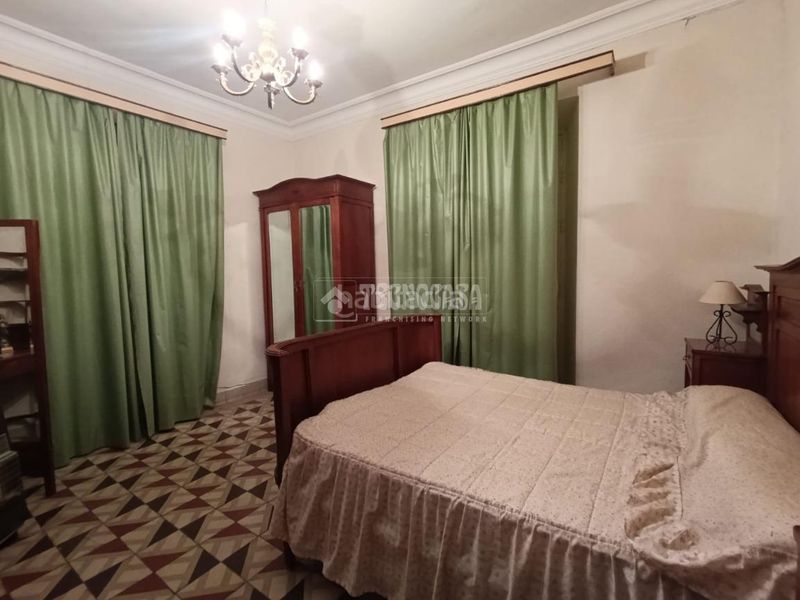 Foto b62d03b7-9f21-4007-a05d-46a295ca231e. Casa aparellada amb calefacció a Carolina (La)
