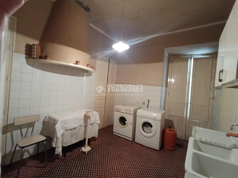 Foto eeb1e59d-c08e-43ce-a98c-c2f4f42b9fda. Casa aparellada amb calefacció a Carolina (La)