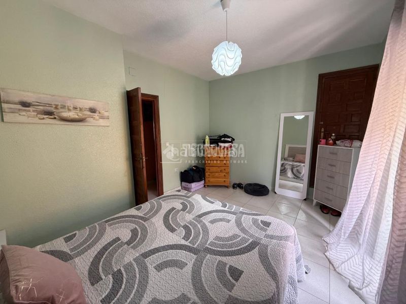 Foto 407a4a3e-e436-4aa5-9637-badefa67ee82. Casa aparellada a Carolina (La)