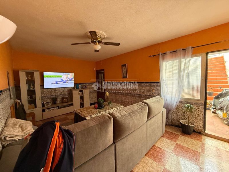 Foto 6e947a9b-3922-4129-bf33-c57751d5ba91. Casa aparellada a Carolina (La)