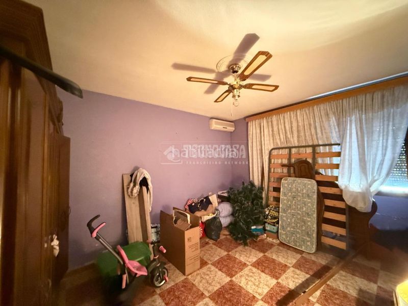 Foto e5b5f503-4fc4-479e-94bc-c6dafde6d0ae. Casa aparellada a Carolina (La)