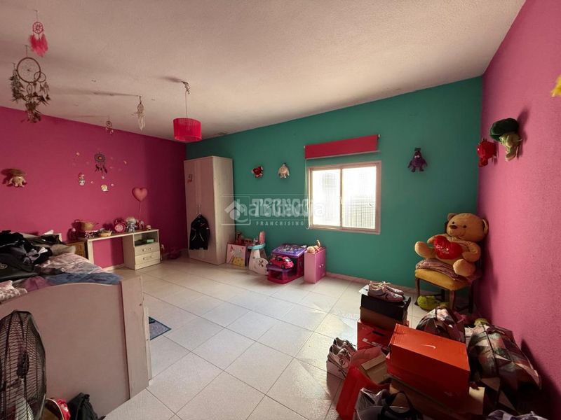 Foto e94bc81c-77e2-4b48-8280-215f06486567. Casa aparellada a Carolina (La)