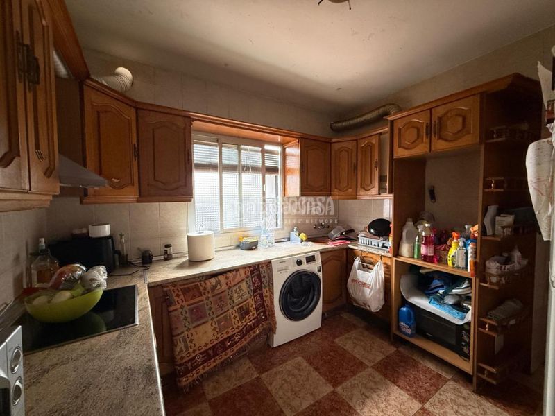 Foto fa65150f-8abf-4b9f-91e8-34f4adee43c0. Casa aparellada a Carolina (La)