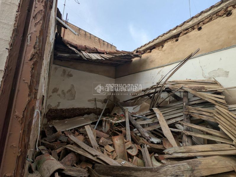 Foto aeaf0210-ef3d-4307-b869-95363fe116b9. Casa aparellada a Almendralejo
