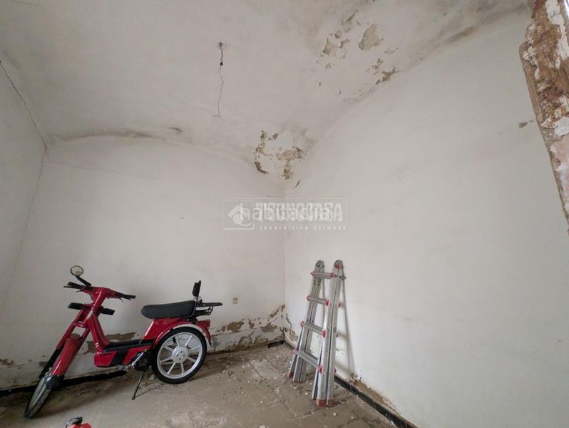 Foto b11e1471-02af-4e5d-9e9d-402852944400. Casa aparellada a Almendralejo