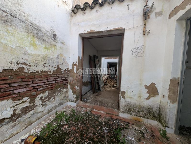 Foto d3738627-40d6-44c2-94de-995ebdfe12bb. Casa aparellada a Almendralejo