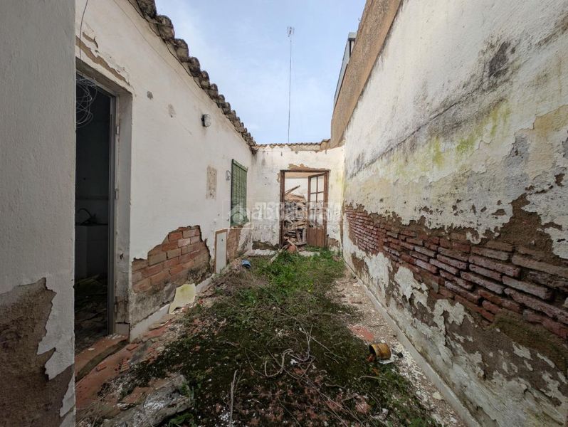 Foto f3dc7e81-04b0-47dd-a1a5-e13ddde93099. Casa aparellada a Almendralejo