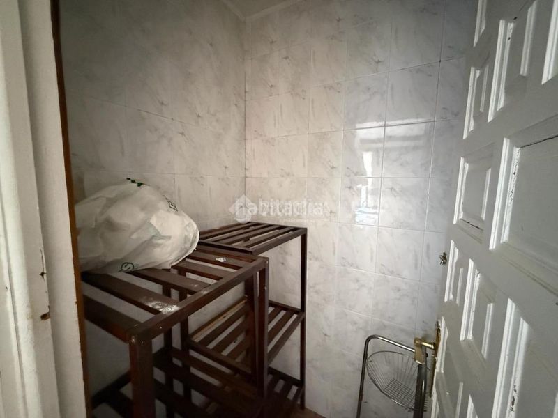 Foto 7ac6c8f9-b343-42bd-936b-4248d21b5dc1. Casa aparellada a Carolina (La)