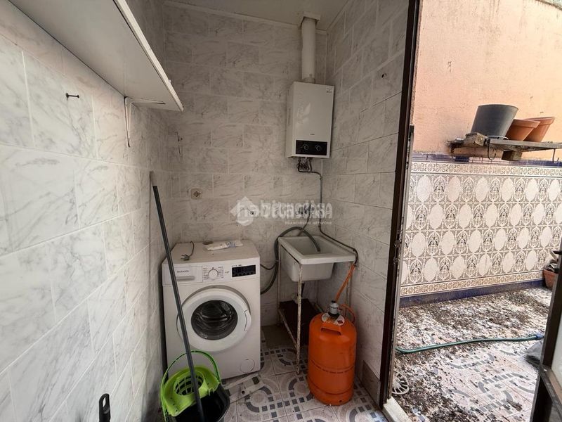 Foto 88ac9fe6-8775-43be-b0eb-a373493ffd9c. Casa aparellada a Carolina (La)