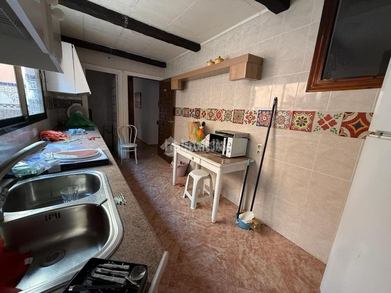 Foto a851fbbe-0550-4e20-b008-8fee0d4303d2. Casa aparellada a Carolina (La)