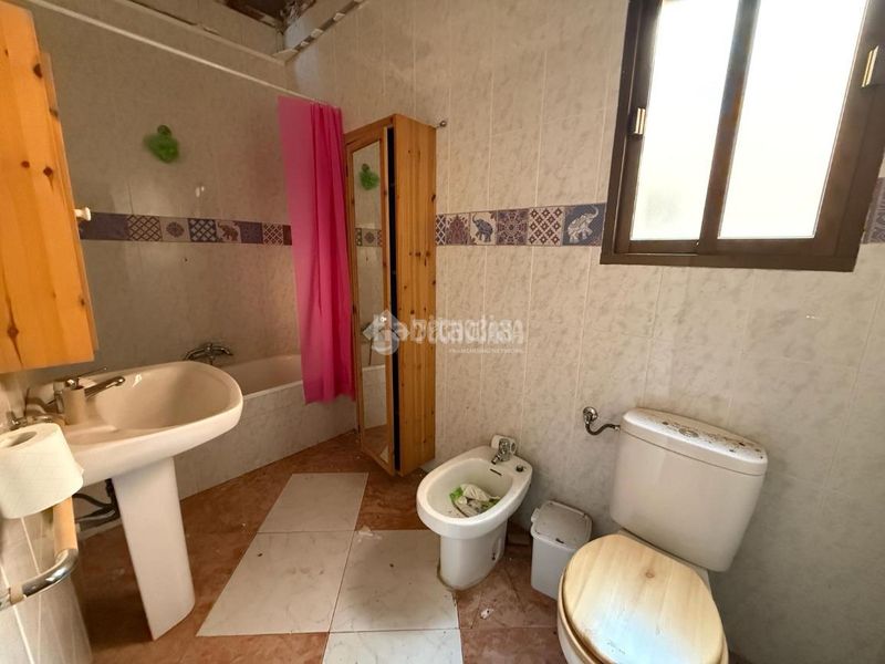Foto dc57a95a-9dea-4348-8d1b-0606257251bb. Casa aparellada a Carolina (La)