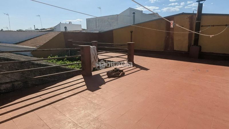 Foto b1b56782-a6d3-4a32-ac36-875795963857. Casa aparellada a Carolina (La)