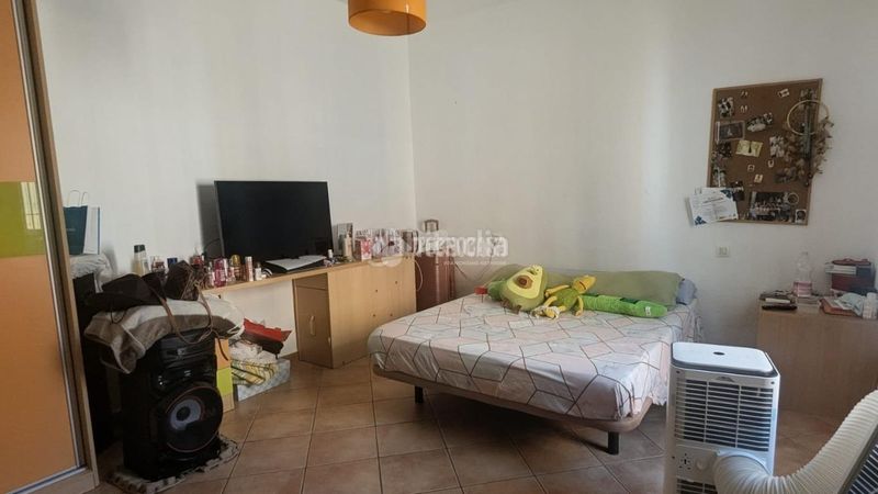 Foto c675eab8-ee36-469c-912e-766b8ca9eacb. Casa aparellada a Carolina (La)