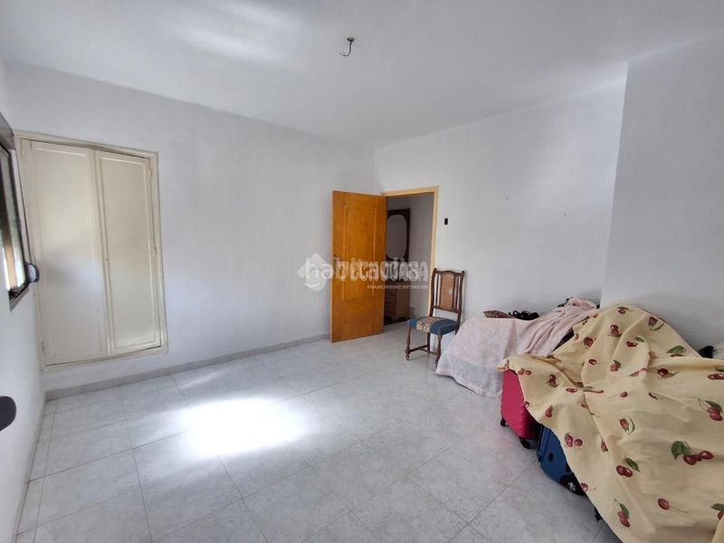 Foto 19d87f84-83c6-4769-907b-208781797e5e. Casa aparellada a Carolina (La)