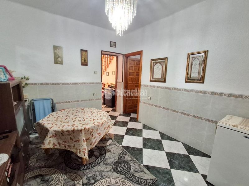 Foto aa9e8725-593c-414f-b96e-09a5c65b23ce. Casa aparellada a Carolina (La)