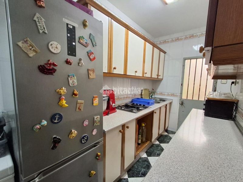 Foto ca0c69f0-f617-4b22-a887-180f1e1d4e91. Casa aparellada a Carolina (La)
