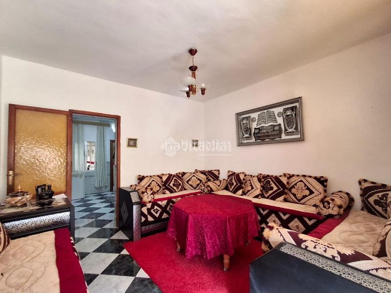 Foto cde7ea2c-f7c4-4bdb-b399-64ece1170eaf. Casa aparellada a Carolina (La)