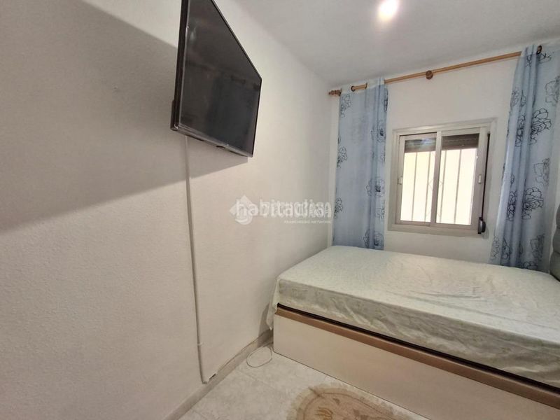 Foto f552730b-00f6-45dc-95df-5a92f62b3087. Casa aparellada a Carolina (La)