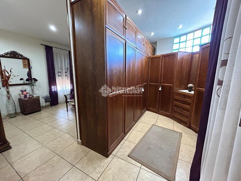 Foto 1ad2ab5d-270a-4b86-9881-679d1e0deba7. Casa amb calefacció aparcament a Carolina (La)