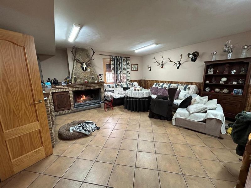 Foto aeb43ce4-5e11-43a1-8d3f-bfce6c7f2aad. Casa amb calefacció aparcament a Carolina (La)