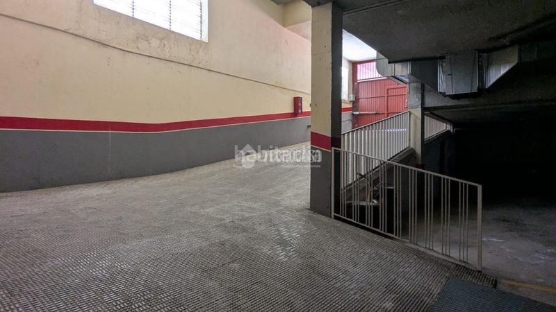 Foto 9b1d6cbe-810a-4668-b8e4-9b2ee21c1be6. Aparcament cotxe a Carolina (La)