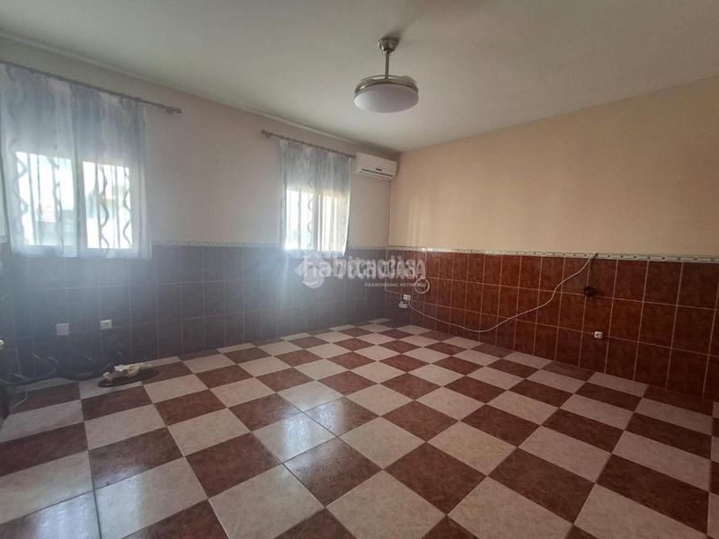 Foto 86cde932-9b17-4aed-b31b-f0a57fb57911. Casa aparellada a Vilches