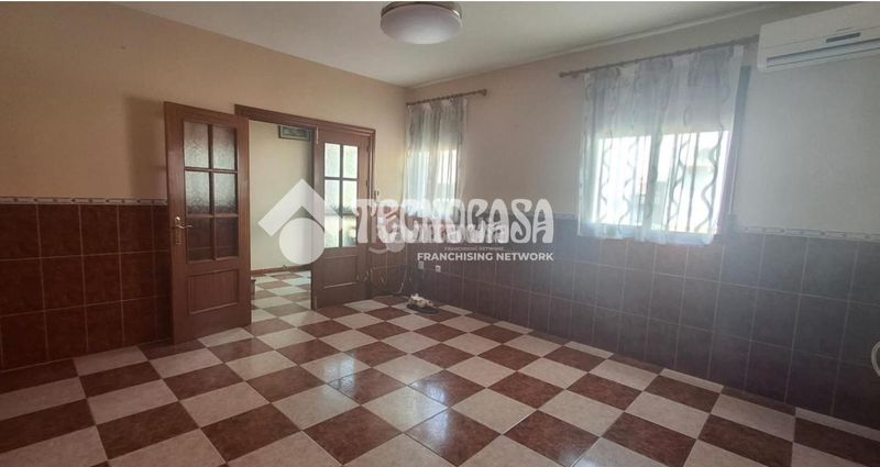 Foto 894199a2-43e0-4409-8ed6-5538711e0486. Casa aparellada a Vilches