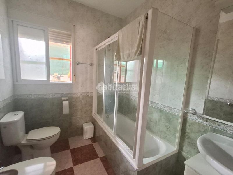 Foto ed60f569-fba9-4505-8346-f95e96350a2a. Casa aparellada a Vilches