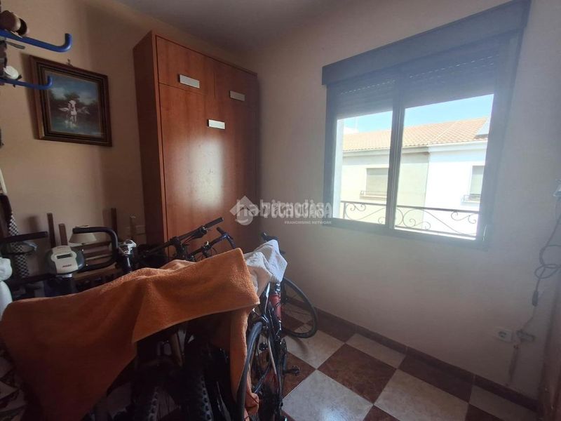 Foto faa1ac36-f0f4-4363-af63-9409920629ad. Casa aparellada a Vilches