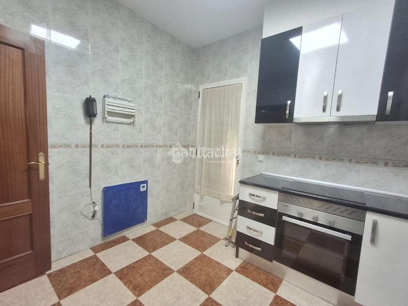 Foto fbb6c0fb-f922-470b-ac2e-fe298ad36981. Casa aparellada a Vilches