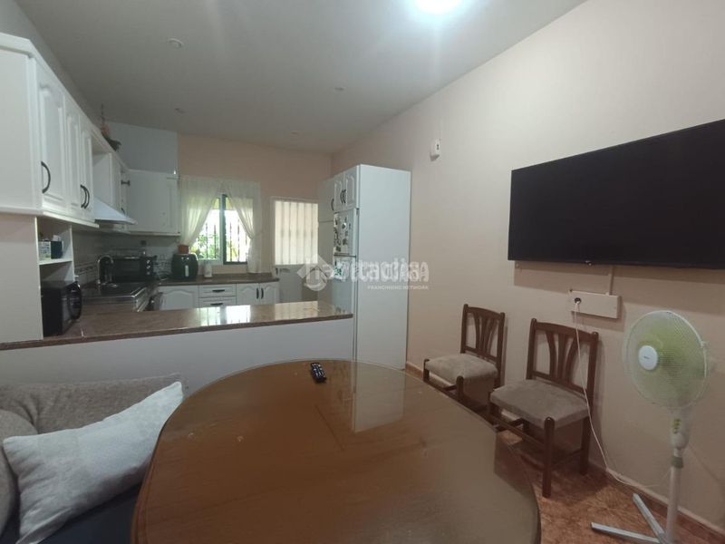 Foto 55d87e0e-1d09-45c0-946f-787b11638297. Casa aparellada amb calefacció a Carolina (La)