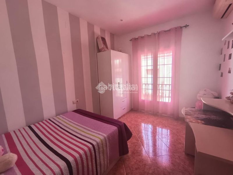 Foto b66b3595-87e7-4545-b85d-ef77d72eee05. Casa aparellada amb calefacció a Carolina (La)