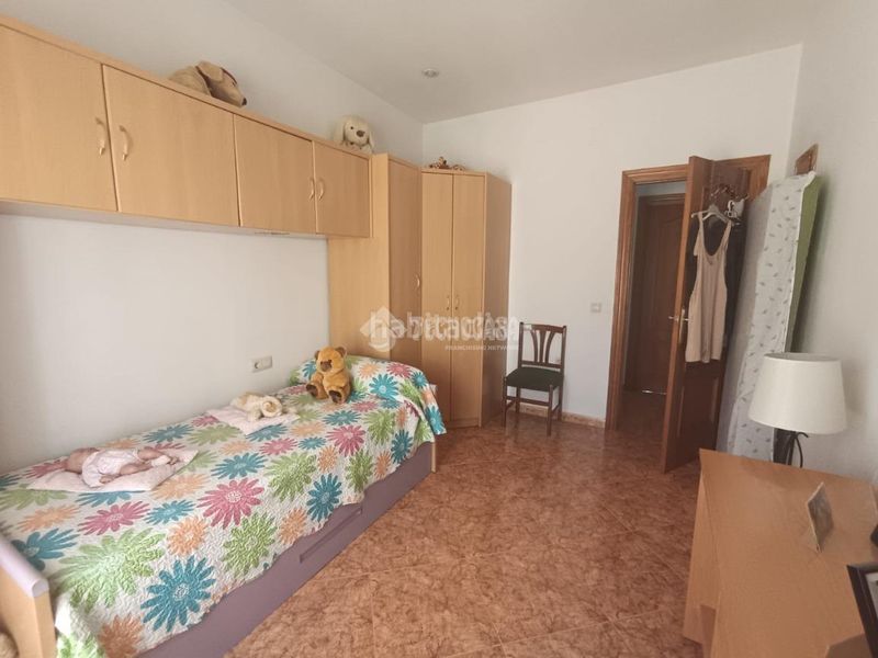 Foto b681f1b9-03a0-49e0-8e5a-8fff597fe6da. Casa aparellada amb calefacció a Carolina (La)