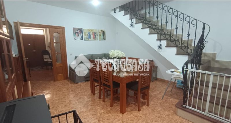 Foto c5077bfa-7658-458d-8995-80e4951a2789. Casa aparellada amb calefacció a Carolina (La)