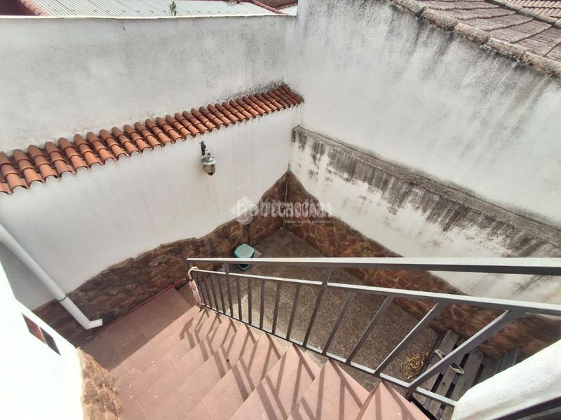 Foto 0eea649b-079c-4d4d-95d9-914945d599b0. Casa aparellada a Carolina (La)