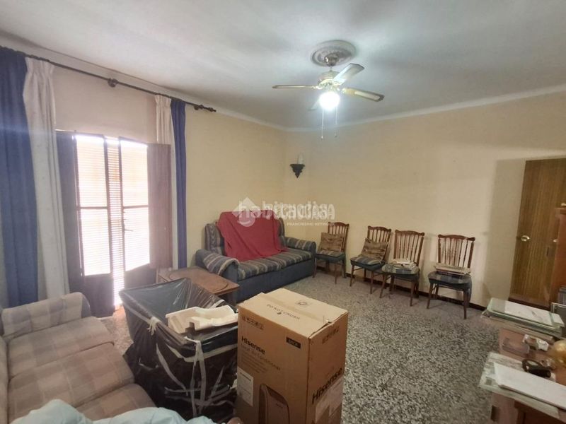 Foto 4c89a259-88d1-479a-822f-61e235cb71b8. Casa aparellada a Carolina (La)