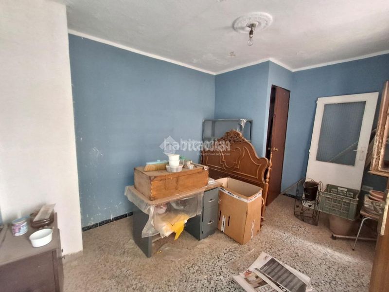 Foto 98b47b0c-a8c2-4726-b845-6a4756886166. Casa aparellada a Carolina (La)