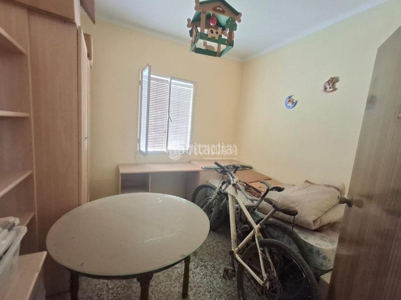 Foto e771790d-e453-4943-8b18-7387ae2efcbd. Casa aparellada a Carolina (La)