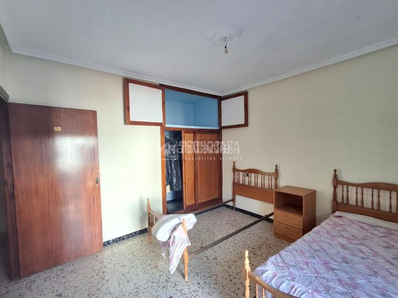 Foto ba62ba40-a54e-4c5a-bab9-09372f7a7ced. Edificio in Carolina (La)