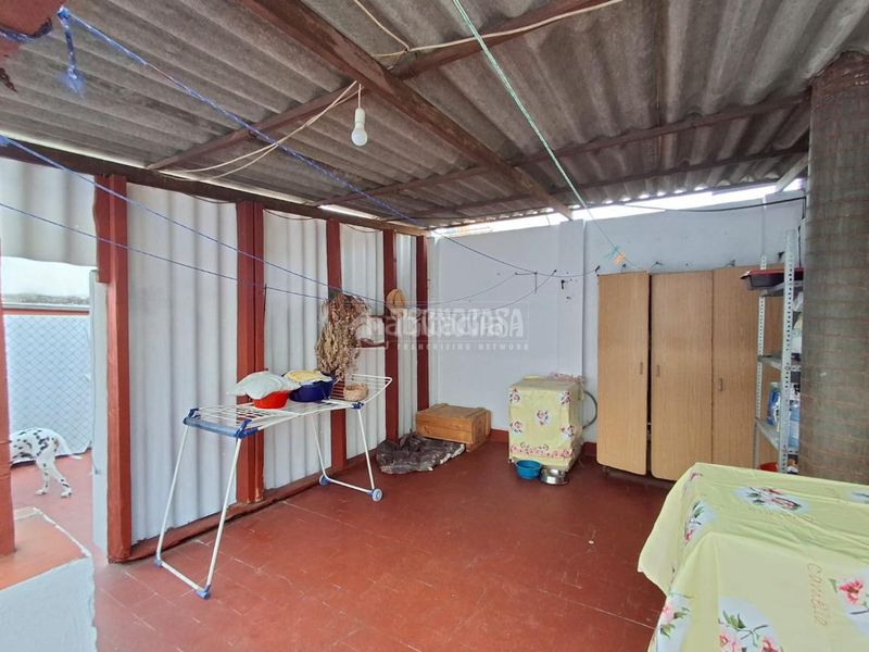 Foto ea7c639d-4938-480e-8af8-f5279b93798b. Edificio in Carolina (La)