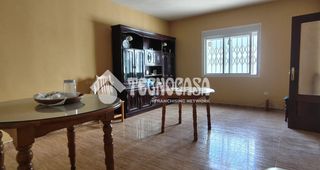 Towny house in Carolina (La). Casa en venta en la carolina