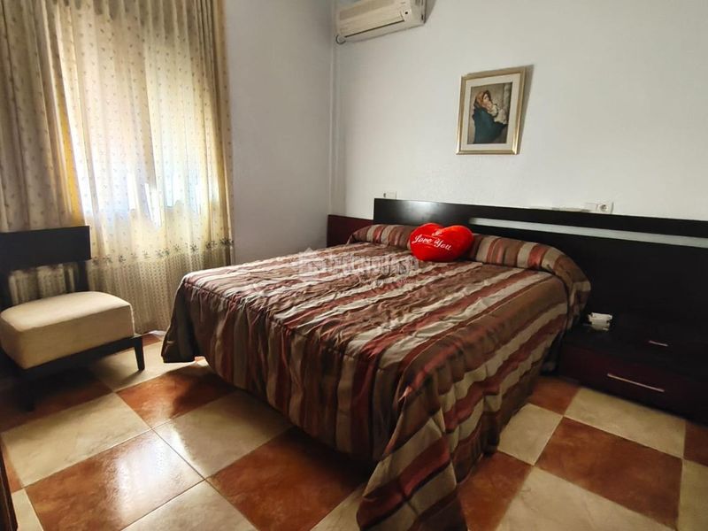 Foto 0fb2e5de-6070-4b01-b98f-1cb58ab76b94. Casa aparellada a Carolina (La)